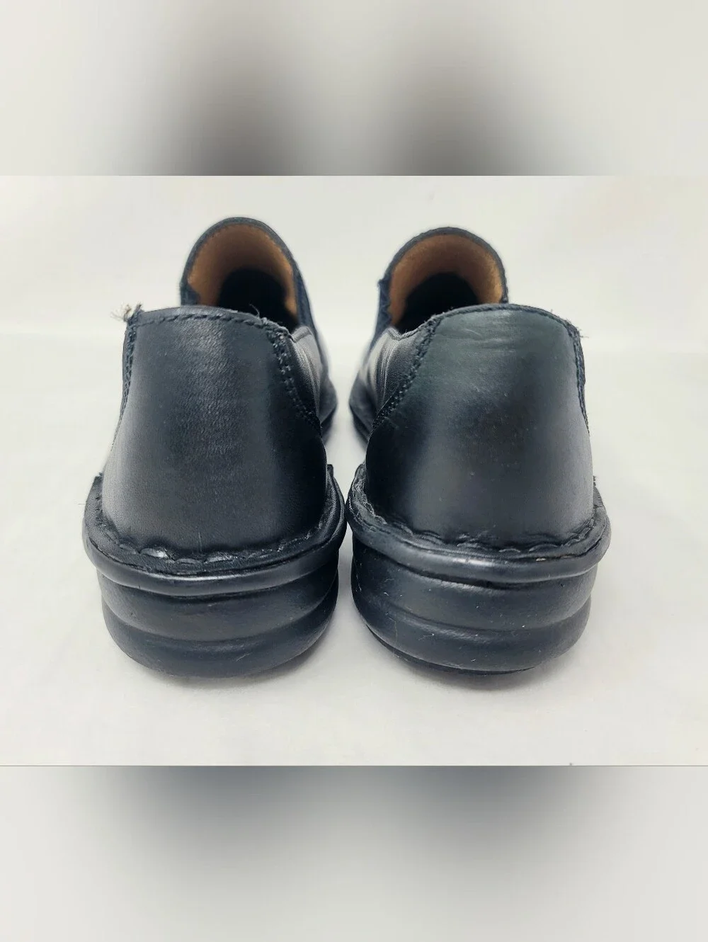 Born Womens Black Leather Slip On Cushioned Flats Walking Loafers Shoes Clean 7
